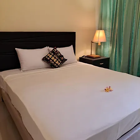 Lembah Hijau Apartment Senggigi Exterior photo